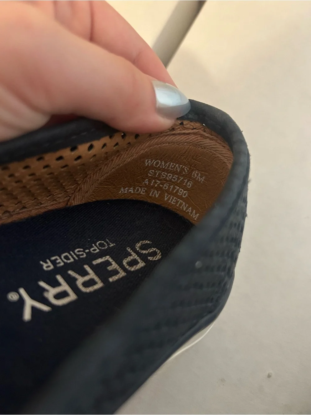 Sperry Top-Sider Navy Perforated Slip-On Shoes – Women’s Size 6